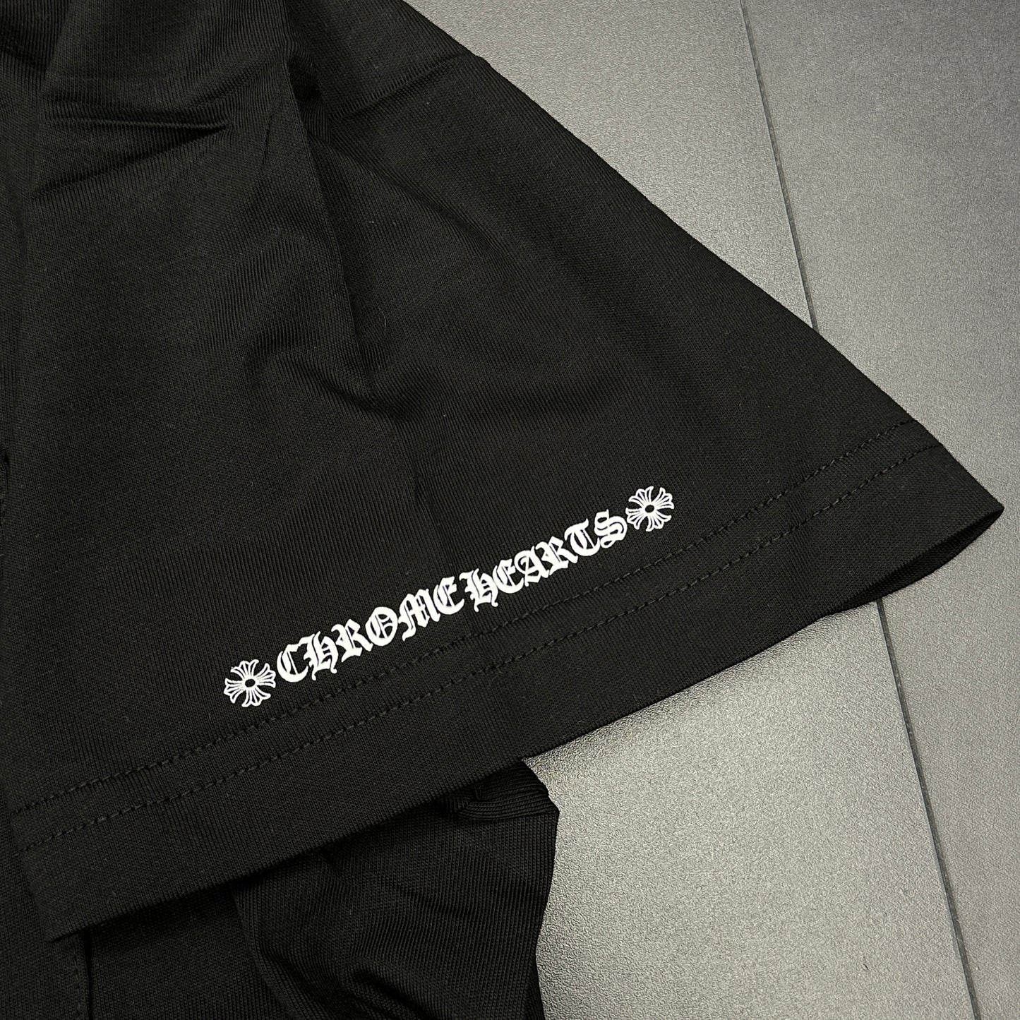 Chrome "Horseshoe Logo Pocket" T-Shirt