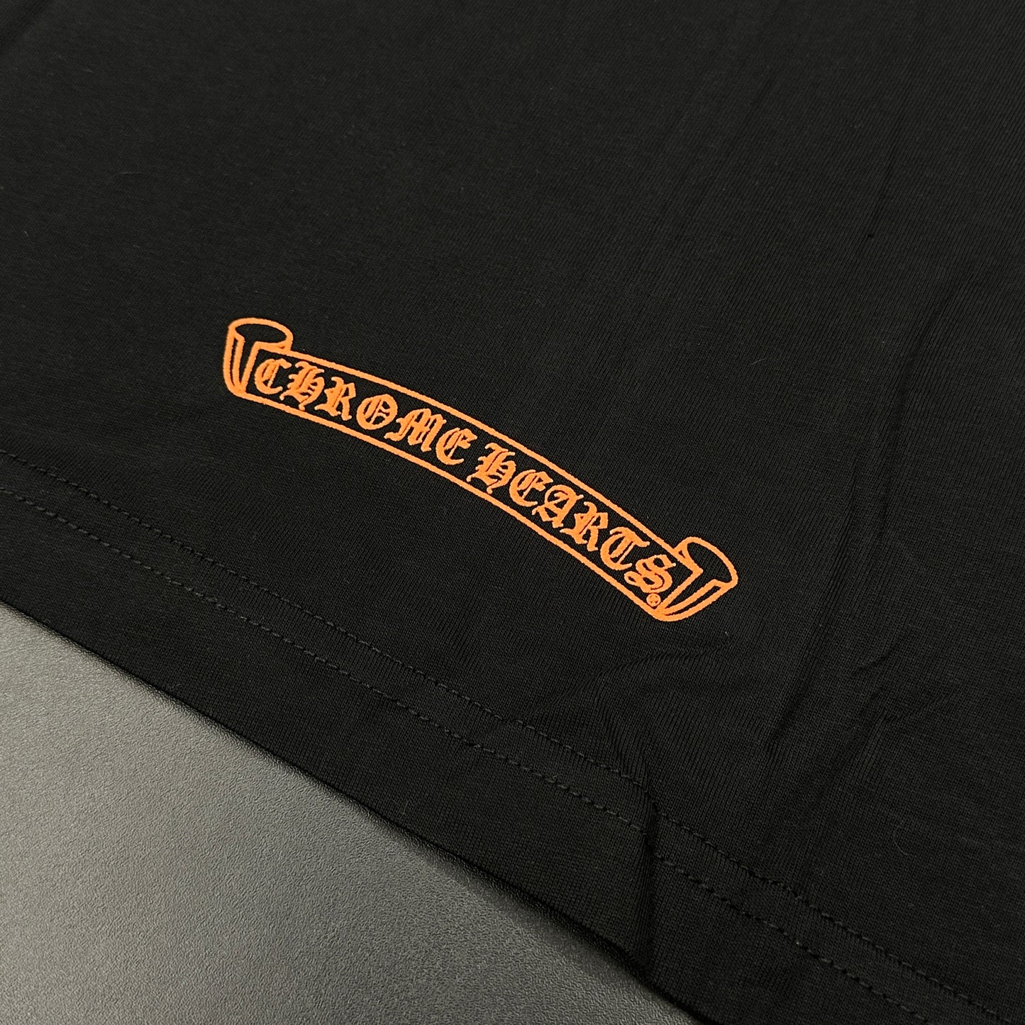 Chrome "Triple Cross Hollywood Pocket" T-Shirt
