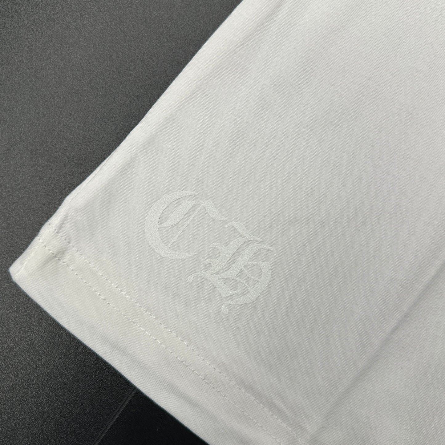 Chrome "Triple Cross Hollywood Pocket" T-Shirt