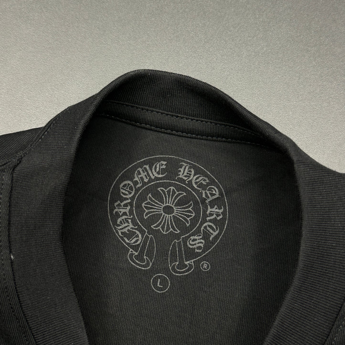 Chrome "Triple Cross Hollywood Pocket" T-Shirt